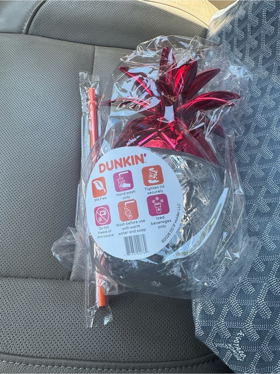 Dunkin Donuts Other - Dunkin' Pink Pineapple Tumbler with Straw